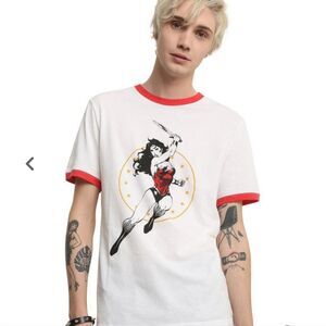 Wonder Woman Tee Shirt size Medium